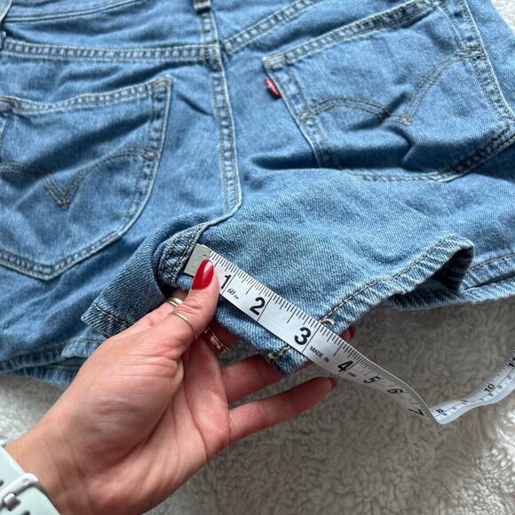 Levi's Women's High Rise Denim Jean Shorts Regular Fit 3" Size 27 - Picture 8 of 9